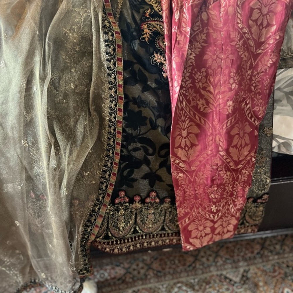 Beautiful brand new Pakistani/Indian dress. - Picture 9 of 13
